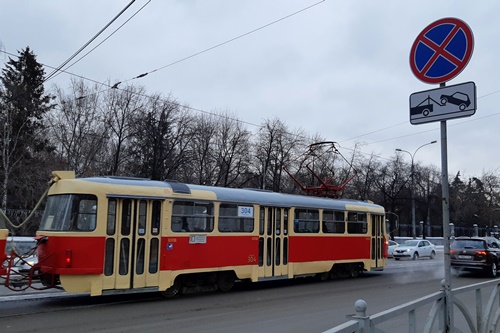 В Екатеринбурге запретили парковку в 26 новых местах